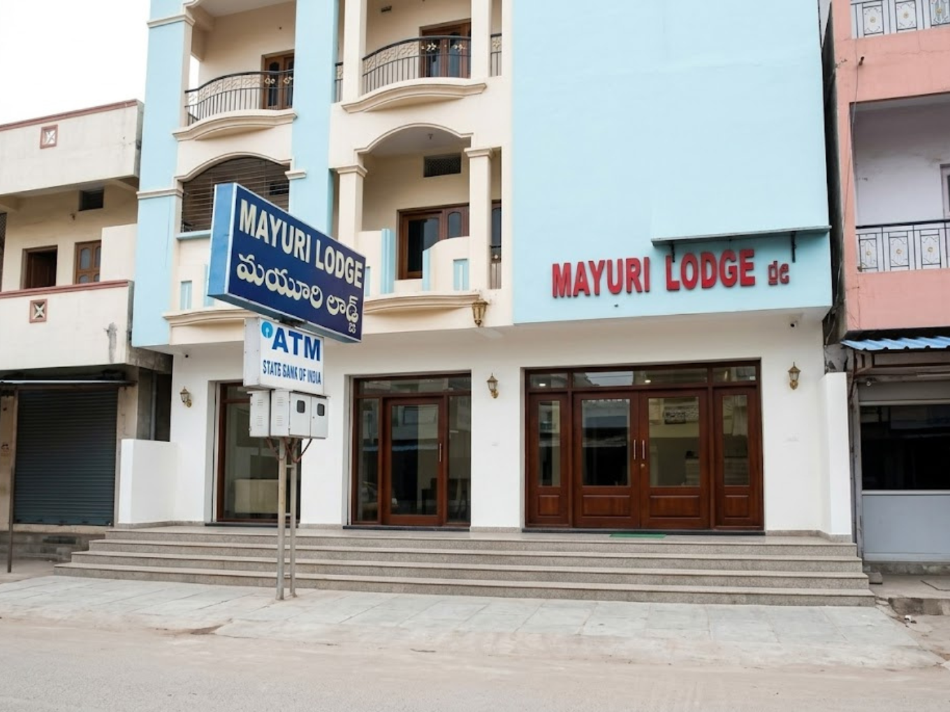 Mayuri Lodge